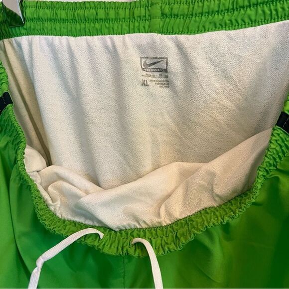 Nike Green and White Women's Shorts - Picture 4 of 6